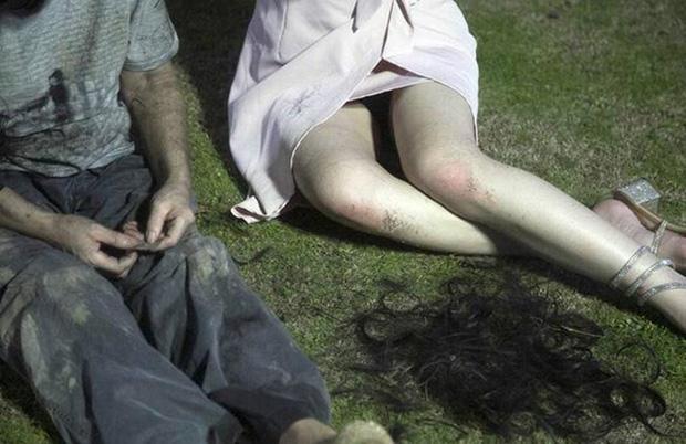 Hot girl lẽo đẽo đi theo người vô gia cư trong công viên và nguyên nhân thật sự khiến nhiều người bất ngờ-4