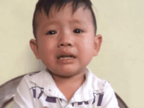 Cậu bé đáng yêu vừa mếu máo vừa hát 'Gửi anh xa nhớ' hút triệu lượt xem