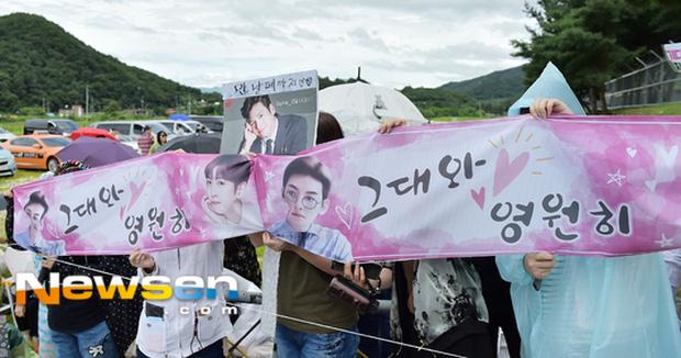 Ji Chang Wook xuất hiện chớp nhoáng với mái đầu trọc gây sốt trên đường nhập ngũ-10