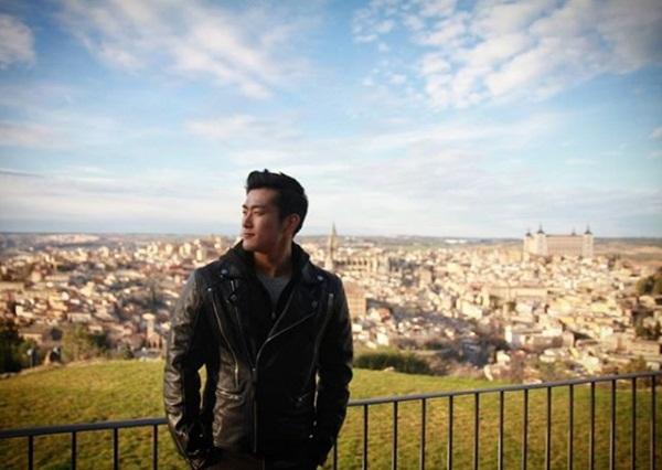 Hàng triệu cô gái Hàn Quốc muốn về trường tiểu học vì chàng trai này-9