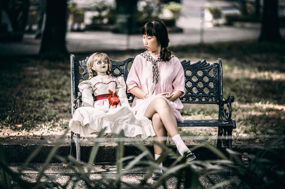 Trang Hý tung bộ ảnh 'Cùng Annabelle đi khắp thế gian' gây sốt-1