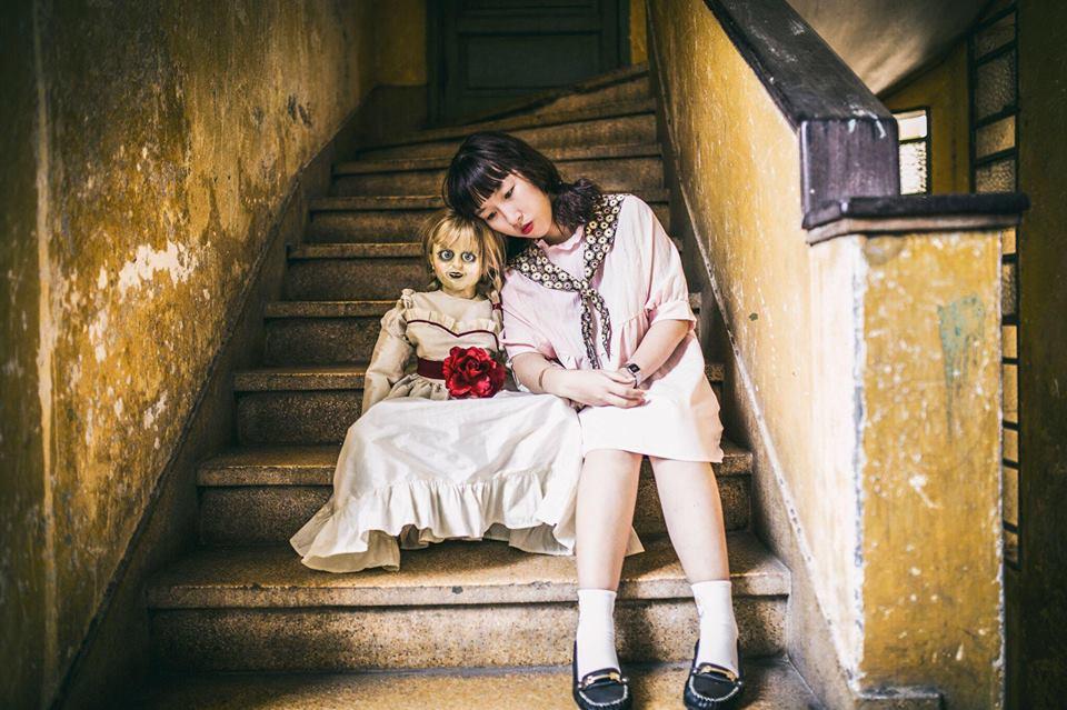 Trang Hý tung bộ ảnh 'Cùng Annabelle đi khắp thế gian' gây sốt-4