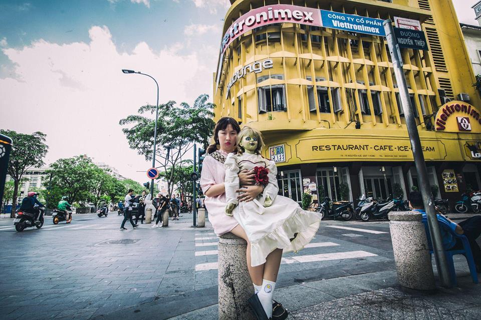 Trang Hý tung bộ ảnh 'Cùng Annabelle đi khắp thế gian' gây sốt-10