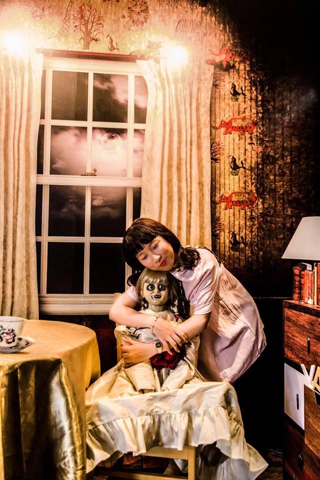 Trang Hý tung bộ ảnh 'Cùng Annabelle đi khắp thế gian' gây sốt-11