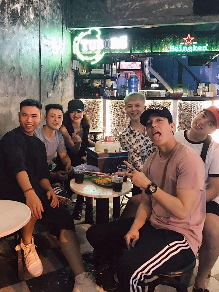 Hot girl - hot boy Việt 15/8: Gia đình Phở và SunHt gặp gỡ ăn tối cùng nhau-10