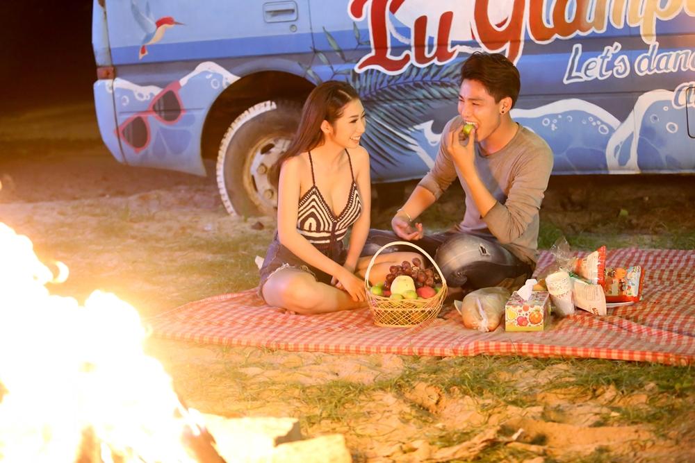 Fan xót xa khi Khổng Tú Quỳnh phải 'phơi da' giữa trời nắng gắt-5