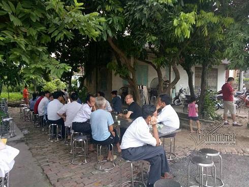 Trung úy CSGT nhập viện sau cú tông xe ở cầu Thanh Trì-3