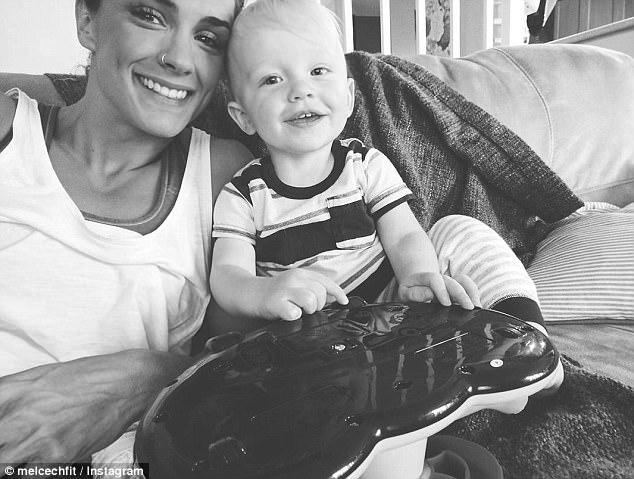 Mệt mỏi vì ngực 'khủng', mẹ một con tự thu nhỏ vòng 1 không 'dao kéo' chỉ bằng ăn uống luyện tập-1