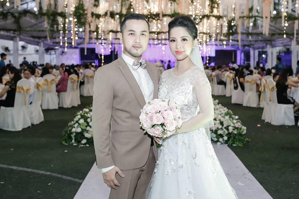 Gửi thiệp cưới muộn, anh trai Bảo Thy bị bạn bè dọa 'off 50% tiền mừng'-9