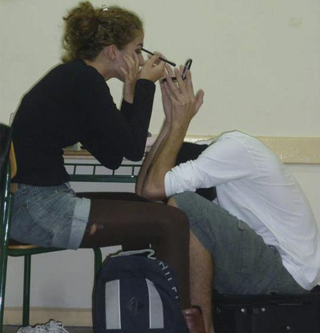 Những kẻ thích 'mua vui' cho người khác (P2)-4