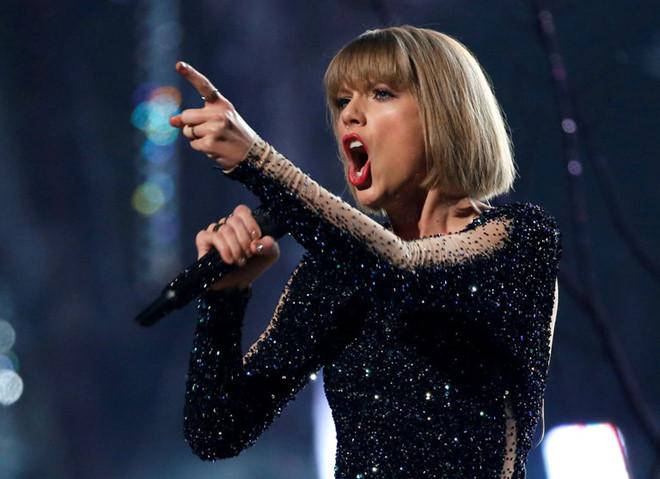 Taylor Swift thắng vụ kiện bị sàm sỡ, nhận 1 USD tiền đền bù-1