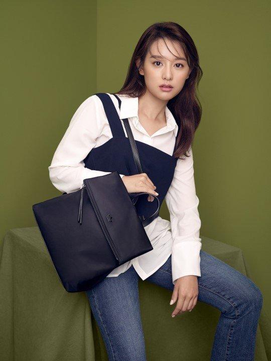 Sao Hàn 15/8: Song Hye Kyo được khen ngợi vì chăm chỉ từ thiện-7