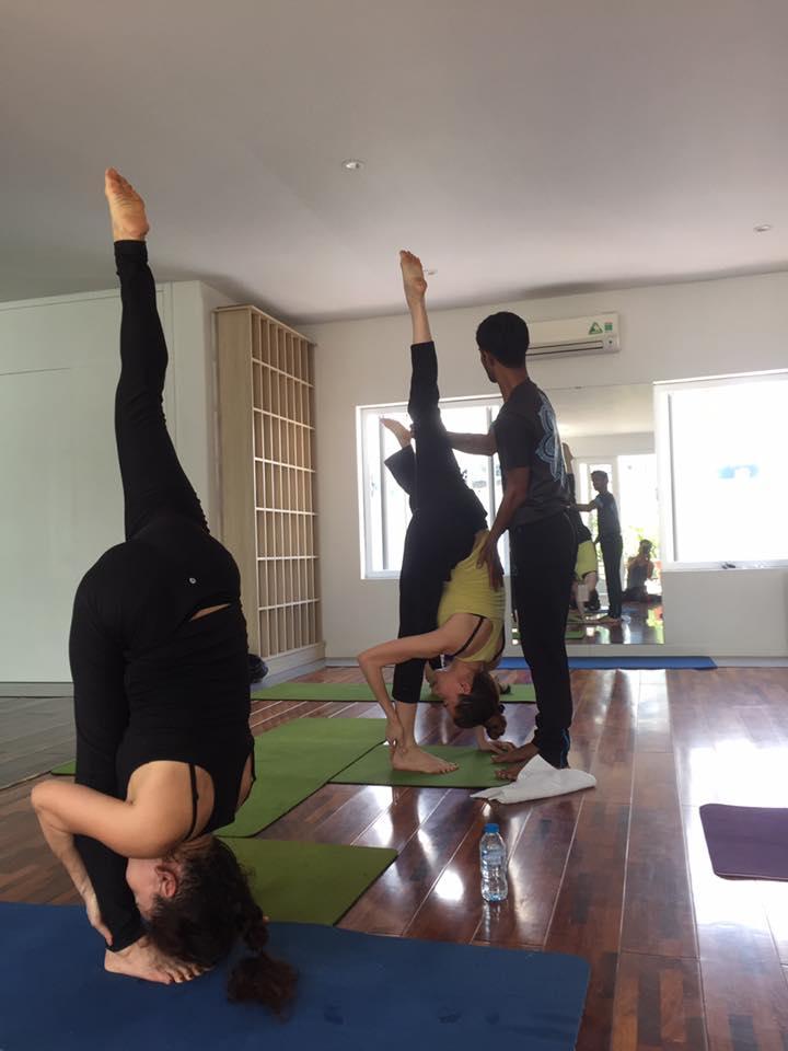 Tin sao Việt 15/8: Linh Chi vui vẻ hẹn hò cùng Ngọc Trinh mặc kệ scandal tình ái-10