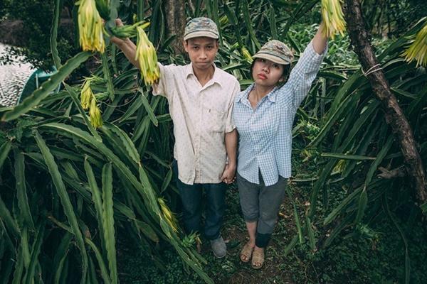 Cô dâu, chú rể hóa nông dân chụp ảnh cưới gây 'bão' cộng đồng mạng-1