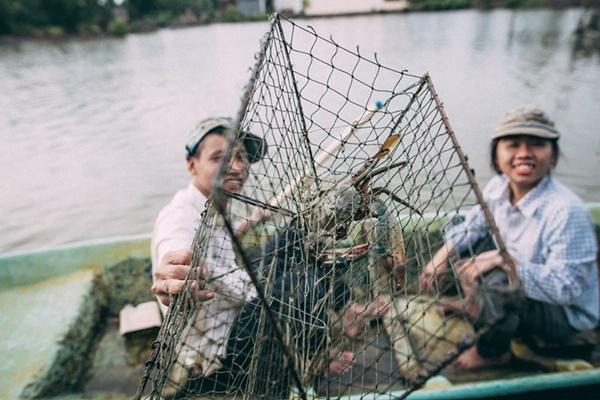 Cô dâu, chú rể hóa nông dân chụp ảnh cưới gây 'bão' cộng đồng mạng-4