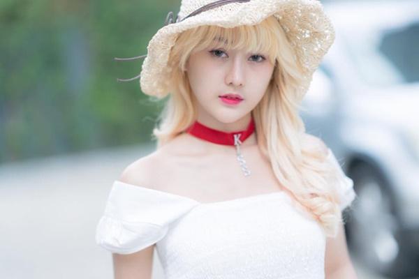 Lộ ảnh trong quá khứ, hot girl má phính nổi tiếng Thái Lan bị nghi phẫu thuật thẩm mỹ-10