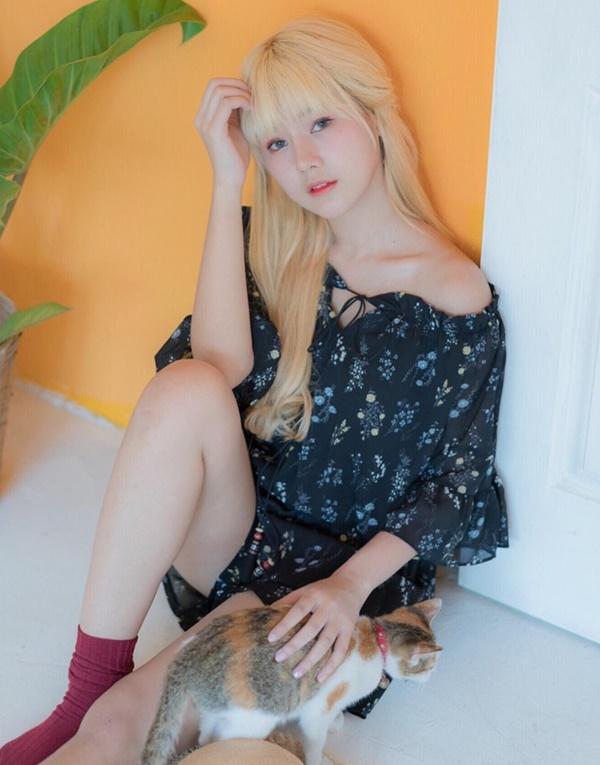 Lộ ảnh trong quá khứ, hot girl má phính nổi tiếng Thái Lan bị nghi phẫu thuật thẩm mỹ-13