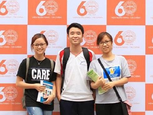 Cái kết bất ngờ của cậu bé không chịu buông tay trong phần thi kéo co-1