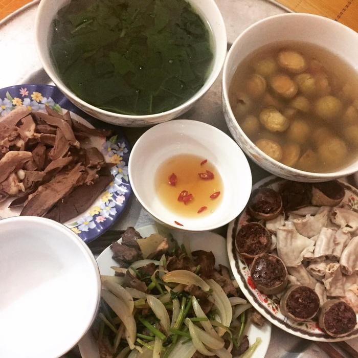 Phát hờn với 5 mâm cơm phiên bản chồng nhà người ta nấu tặng vợ-3