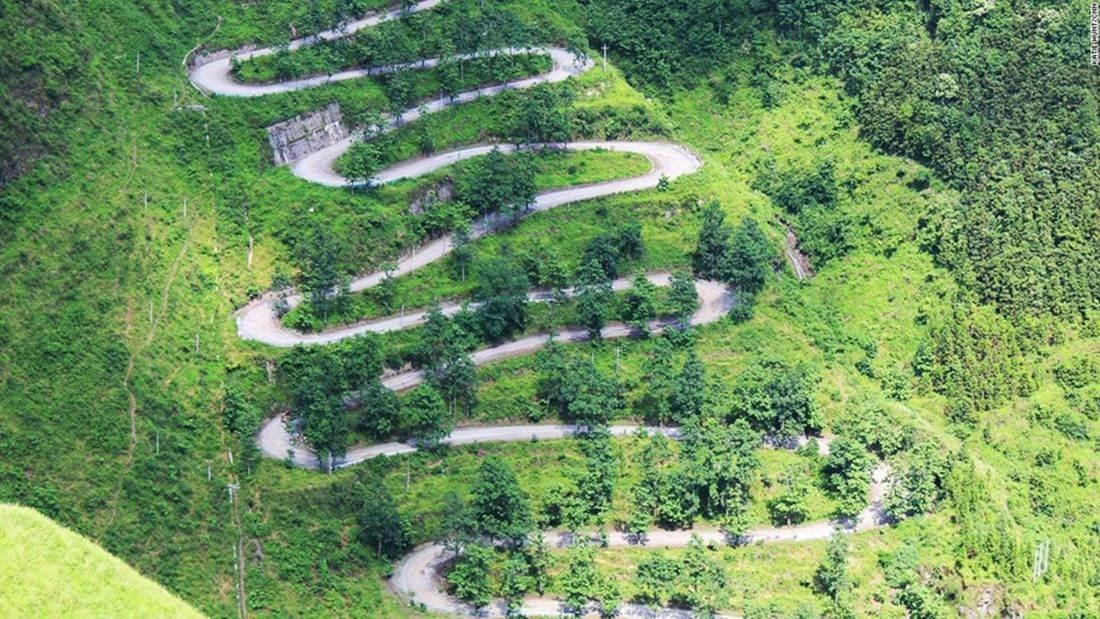Con đường 24 khúc cua đầy hiểm nguy-1