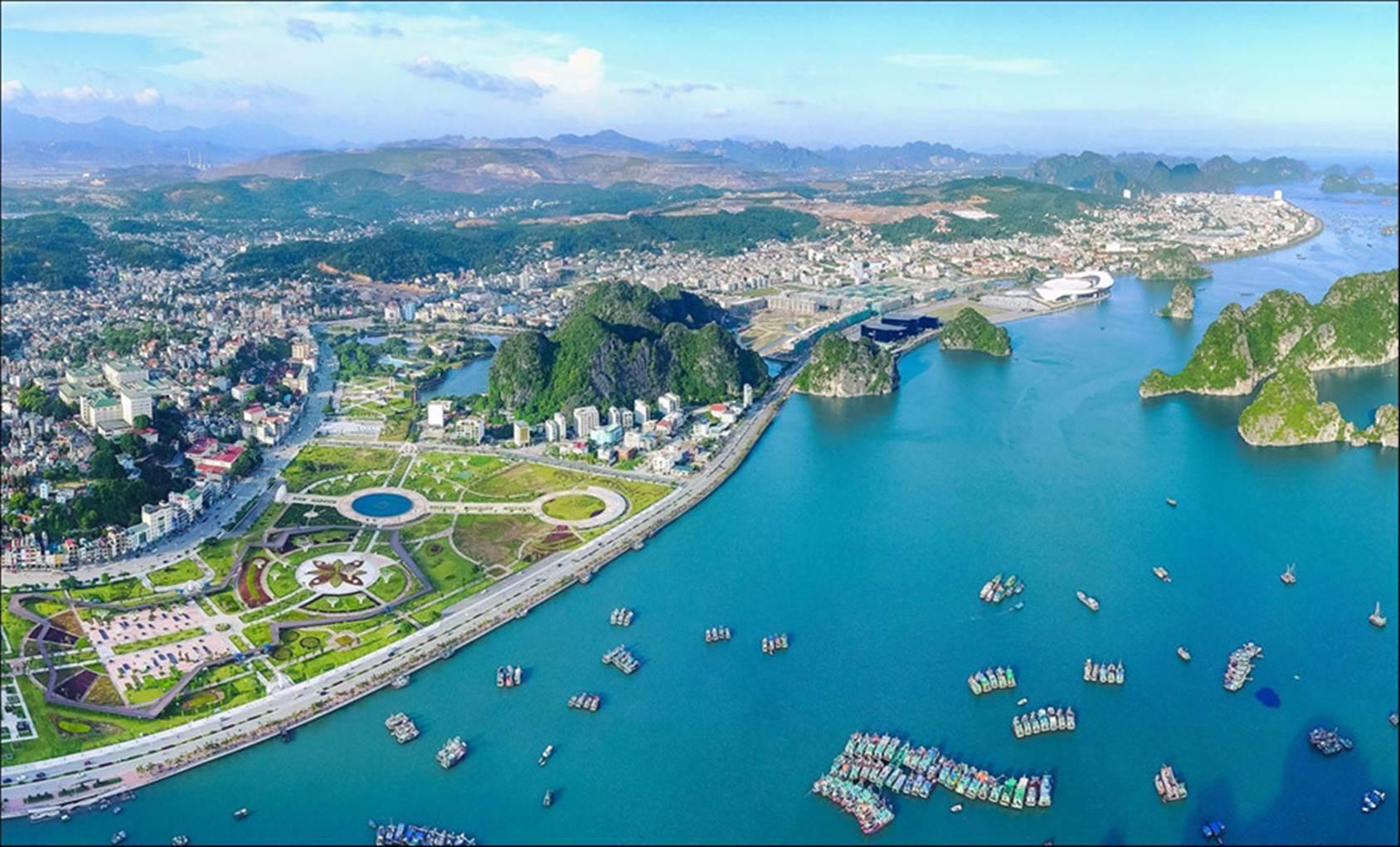 Hạ Long tuyệt đẹp bên bờ di sản trong 'Dấu ấn Việt Nam'-3