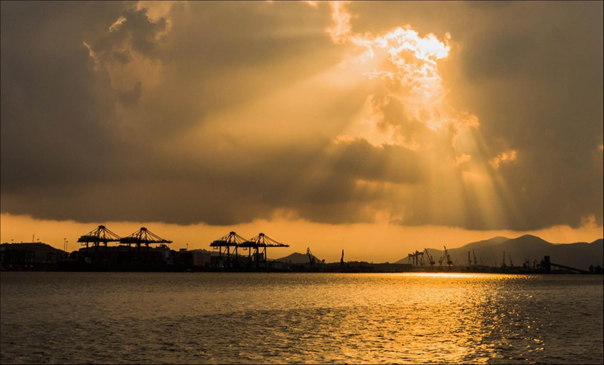 Hạ Long tuyệt đẹp bên bờ di sản trong 'Dấu ấn Việt Nam'-13