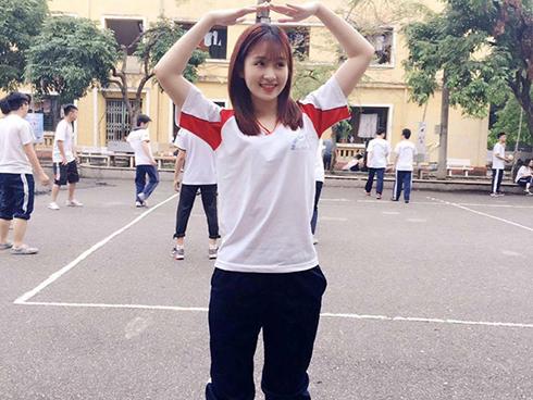 9X được gọi là 'hot girl thể dục' vì quá xinh đẹp trong giờ học