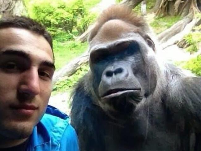 Clip hài: 'Thầy cúng' Trấn Thành gặp Anh Đức 'xui xẻo'-1