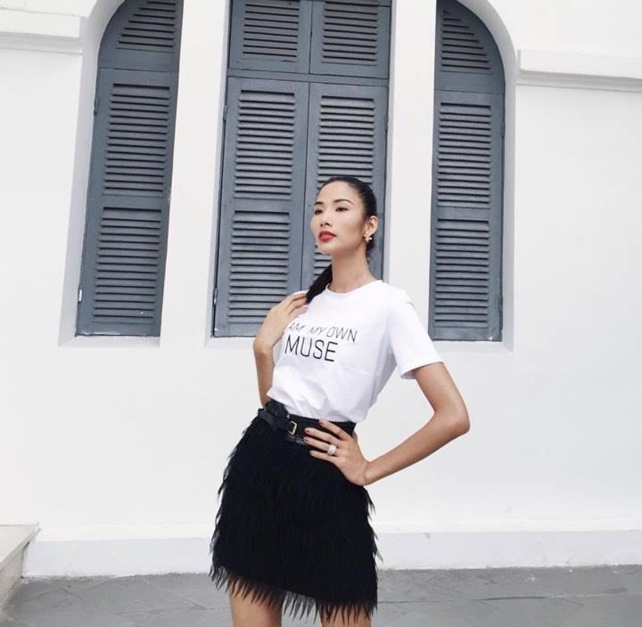 Không hẹn mà gặp, dàn sao Việt đồng loạt diện tông đen - trắng trong street style tuần này-4