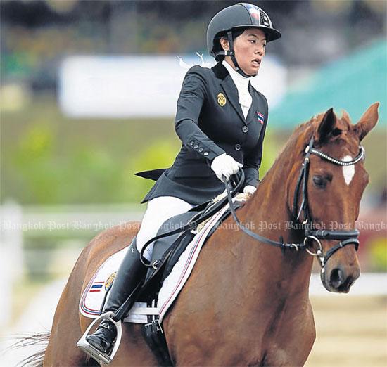 Công chúa xinh đẹp của Thái Lan tranh tài cưỡi ngựa tại SEA Games 29-2
