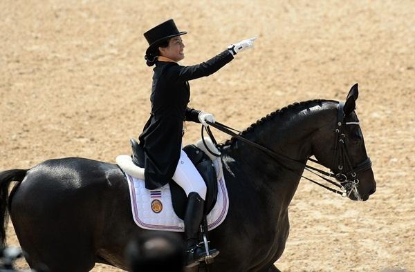 Công chúa xinh đẹp của Thái Lan tranh tài cưỡi ngựa tại SEA Games 29-8