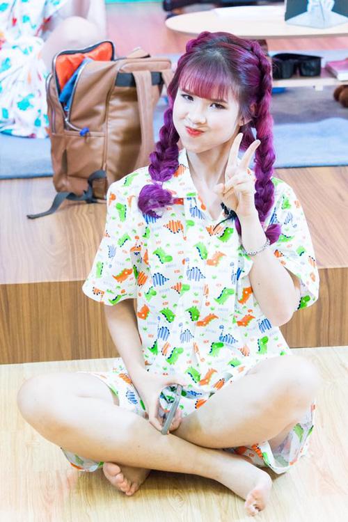 Sắp lấy chồng đến nơi mà Khởi My vẫn ăn diện như gái 16 mới hay!-5