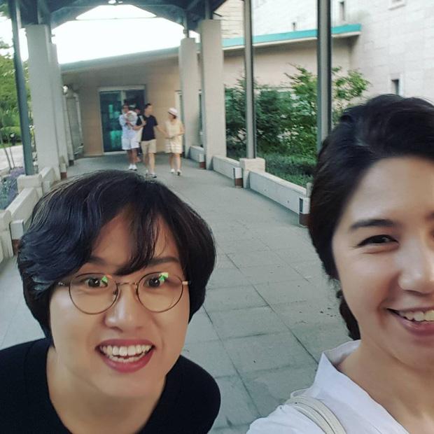 Hiếm hoi lắm, người hâm mộ mới được ngắm gia đình 3 người nhà Bae Yong Joon cùng xuất hiện-1