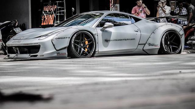 Clip: Ferrari 458 Italia độ Liberty Walk vượt ổ gà-1