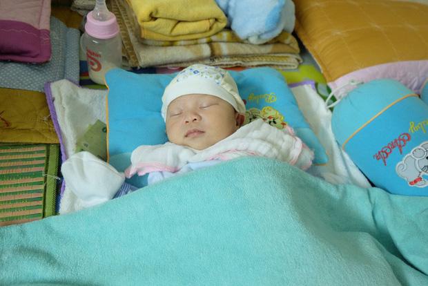 Tin nóng trong ngày 16/8: Video 2 phụ nữ hắt dầu luyn vào phản thịt lợn ‘giá rẻ’ lĩnh 9 tháng tù treo-3