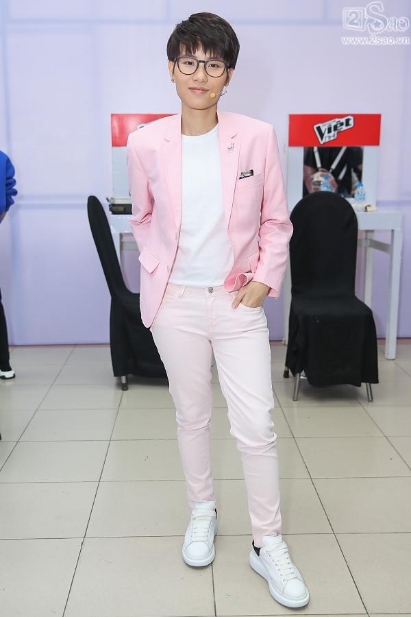 Soobin diện đồ 'một mất một còn', Hương Tràm như hộp quà di động-8