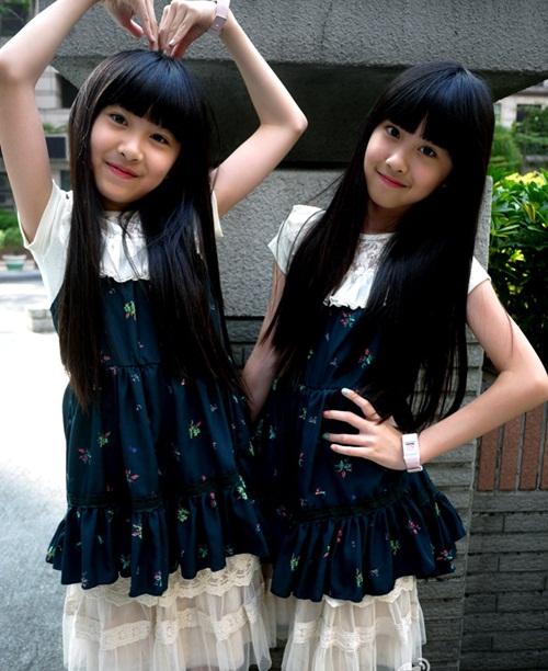 Vẻ đẹp tựa thiên thần của cặp song sinh nổi tiếng từ thuở lên 2-7