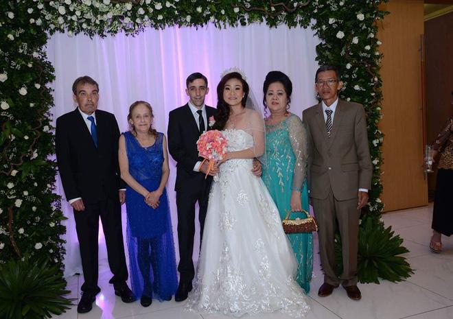 Chàng trai Anh gửi thư cho bố vợ Việt tương lai và khóc ròng trong ngày cưới-8