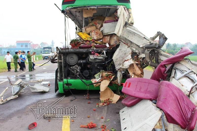 Bình Định: Tai nạn thảm khốc 5 người chết-1