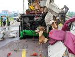 Bình Định: Tai nạn thảm khốc 5 người chết
