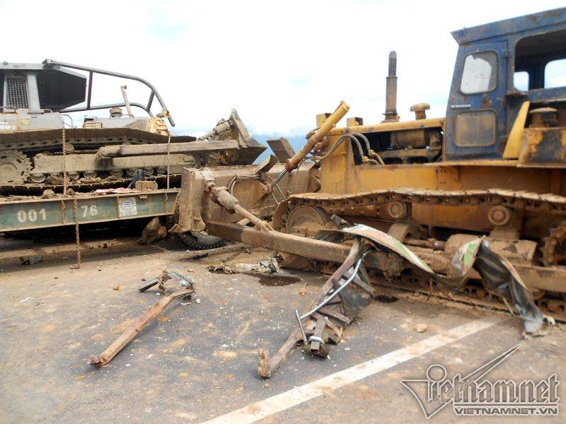 Hiện trường xe khách biến dạng, 5 người chết ở Bình Định-3