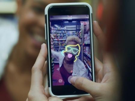 Facebook Camera hỗ trợ đăng ảnh GIF và quay video trực tiếp