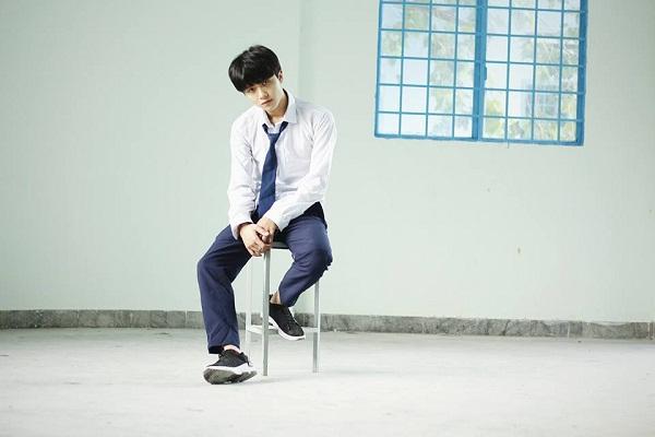 Đâu chỉ là 'soái ca' chờ xe buýt, chàng sinh viên Kiến trúc này còn học giỏi, đa tài nữa-4