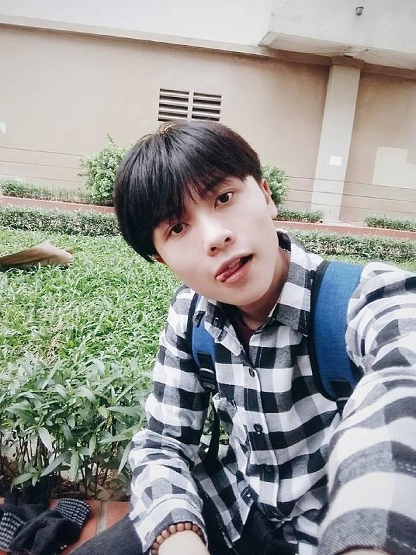 Đâu chỉ là 'soái ca' chờ xe buýt, chàng sinh viên Kiến trúc này còn học giỏi, đa tài nữa-8