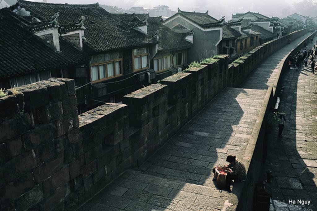 Chuyến đi Phượng Hoàng cổ trấn chất lừ của nữ du khách Việt khiến dân mạng ganh tỵ-11