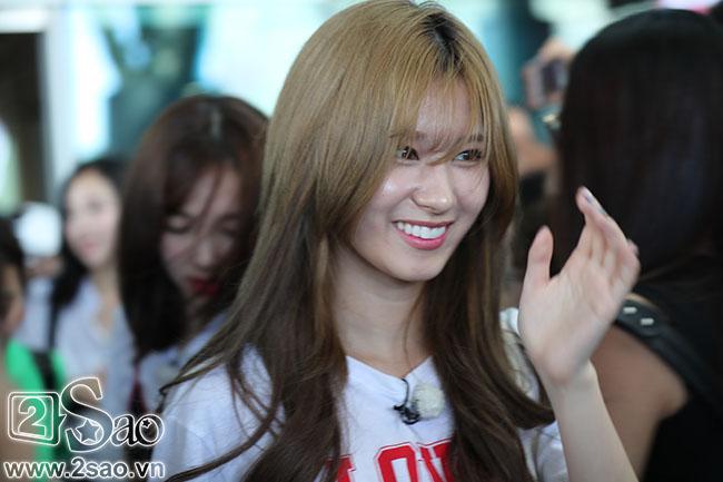 8 'nữ thần' TWICE xinh đẹp, rạng rỡ trong vòng tay fan Việt Nam-8