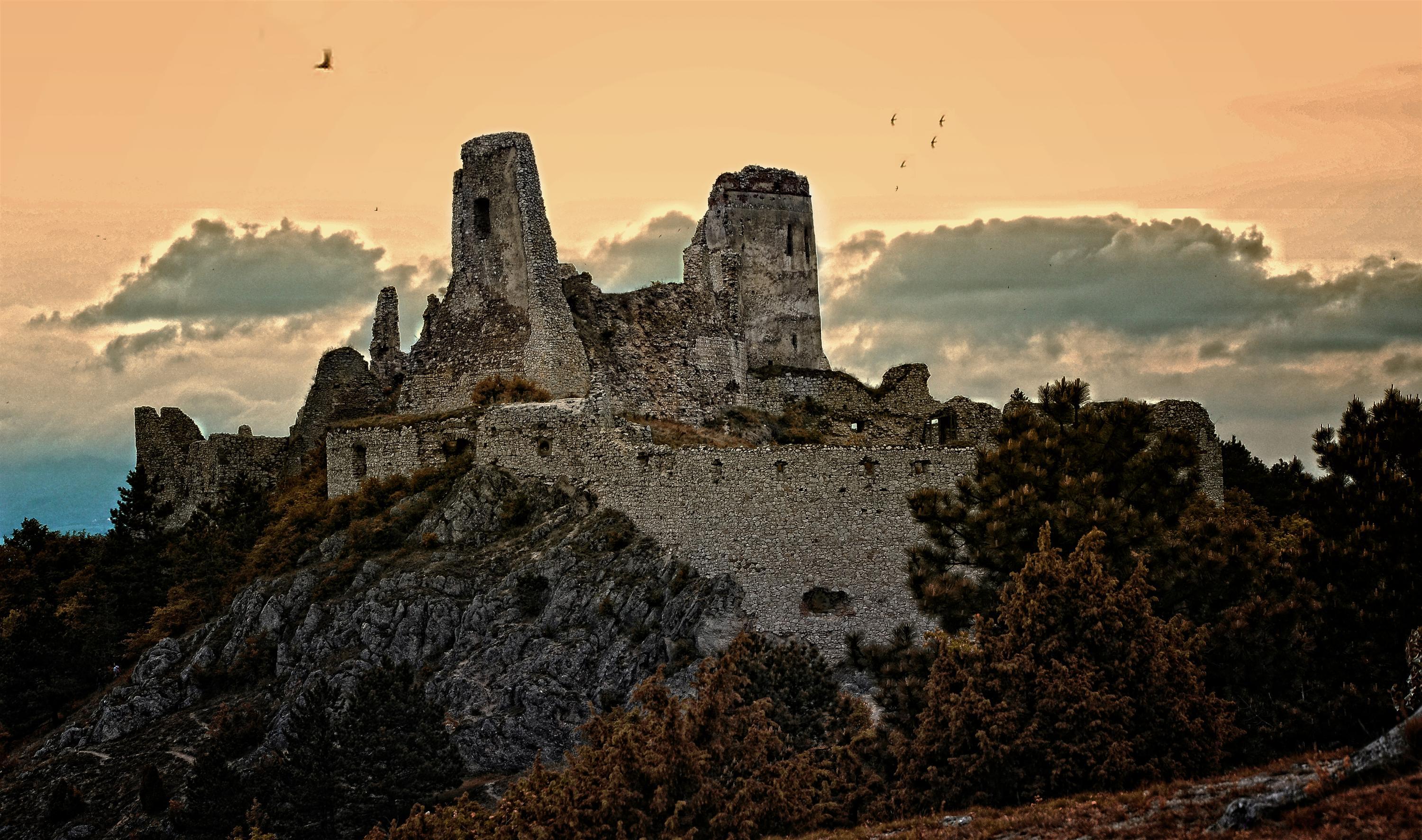 Bí ẩn lâu đài 'tắm máu' Cachtice, nỗi sợ hãi ngàn đời của trinh nữ thế kỷ 16-4
