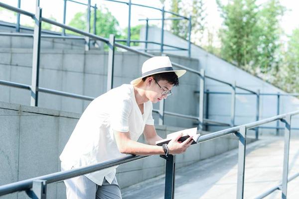 Chân dung xuất sắc của 'hoàng tử cầu lông' Việt Nam tham dự SEA Games 29-12