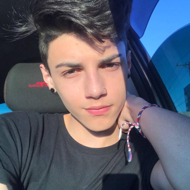 16 tuổi đã đẹp trai vậy, vài năm nữa kiểu gì cũng thành soái ca thôi-7