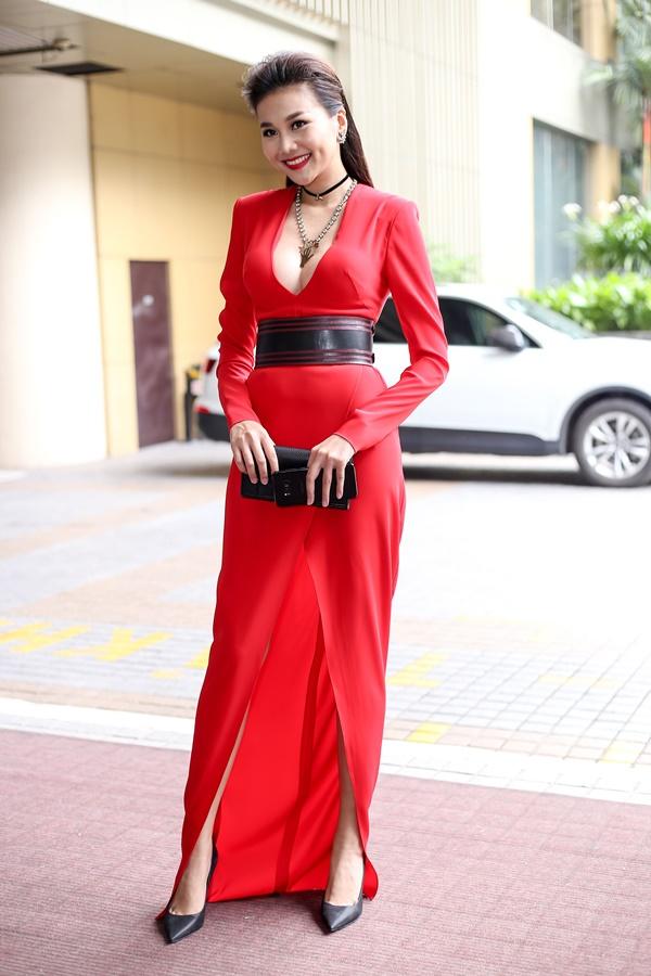 Nấu bếp cũng phải gợi cảm như Thanh Hằng mới chịu!-2